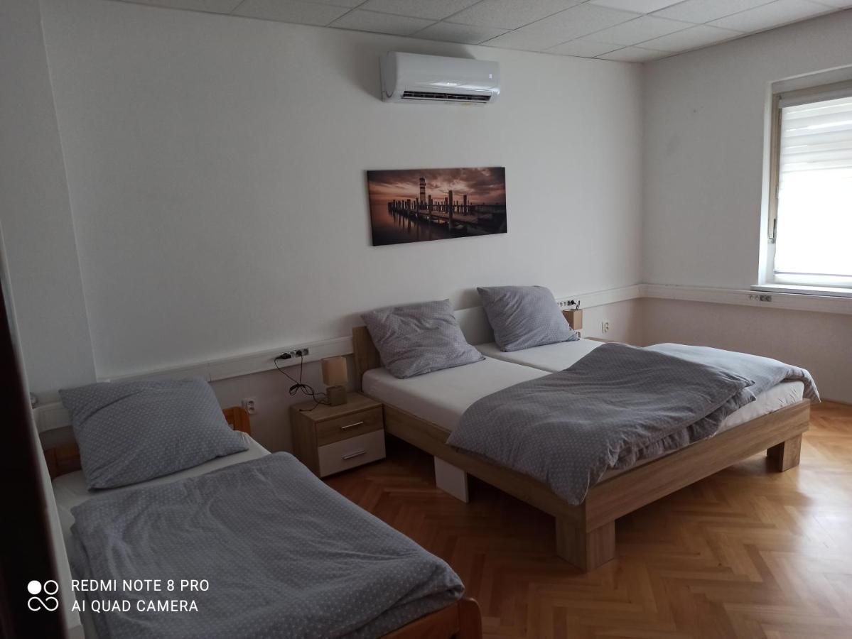 Topoľčany Apartmanovy Dom Stummerova מראה חיצוני תמונה